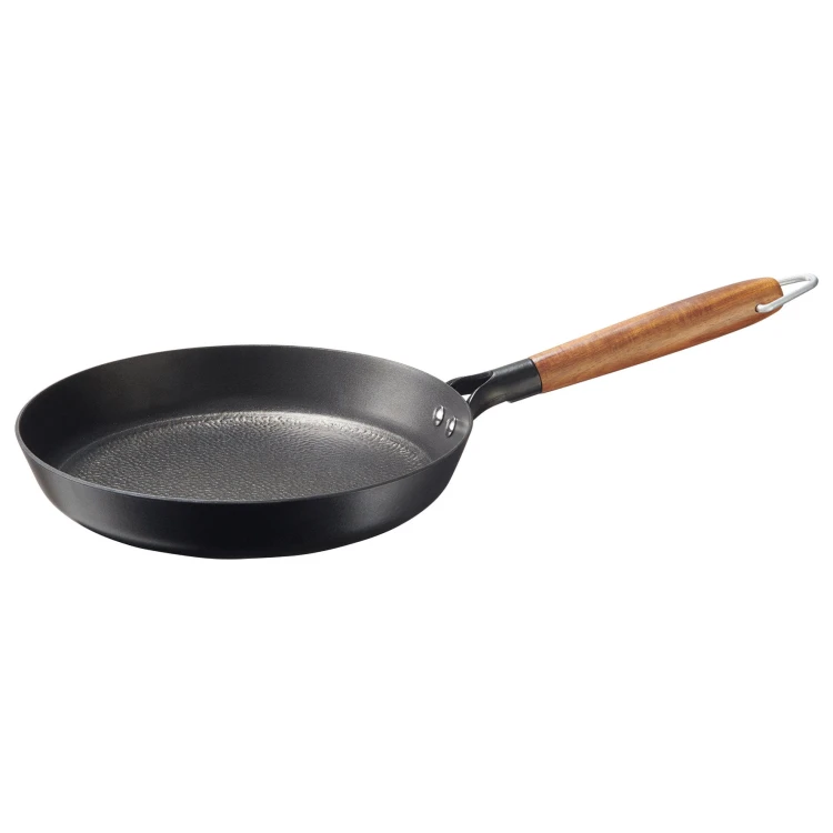 Patelnia żeliwna z powłoką nieprzywierającą, śred. 28 cm, czarna