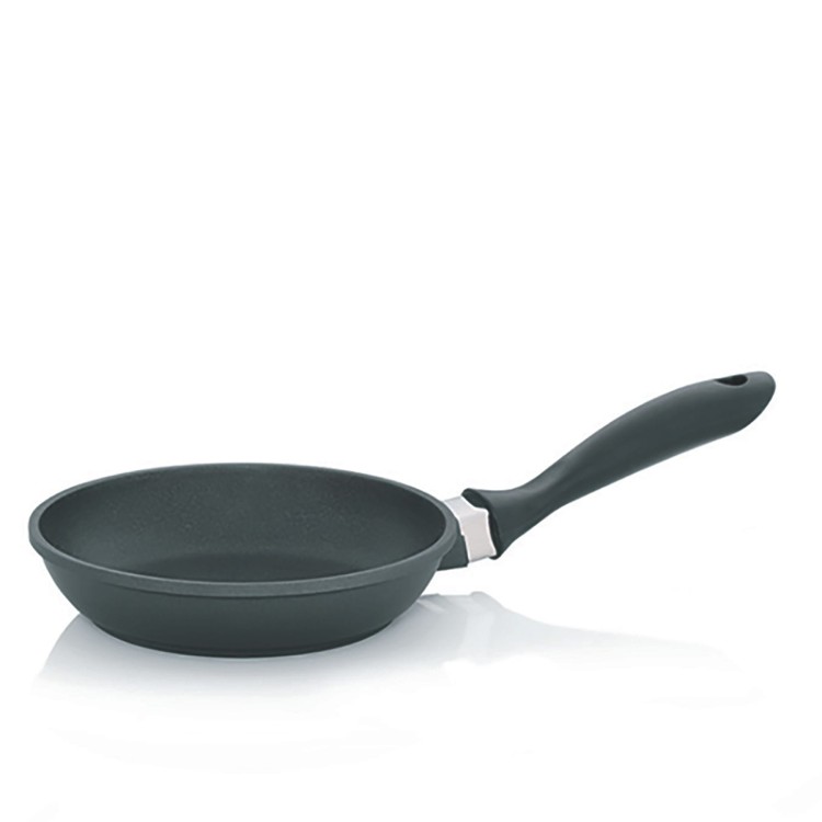 Patelnia, śred. 18 cm